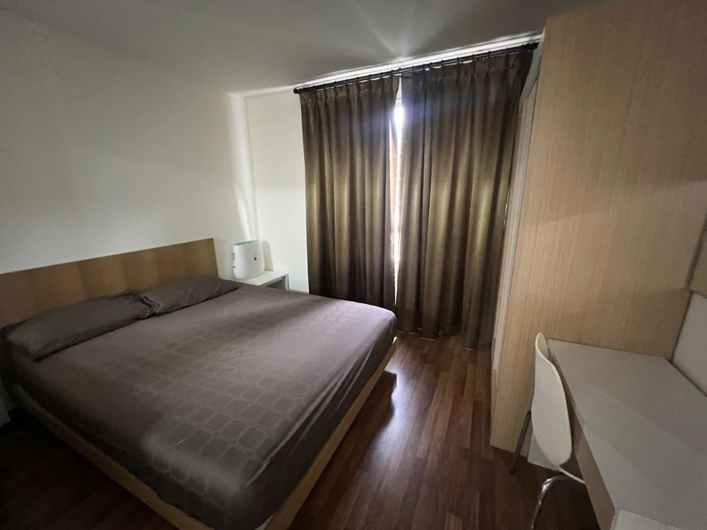 For sale, for rent, U Ratchayothin, room is far from the garbage room and elevator, quiet, swimming pool view, balcony with good ventilation, must boo