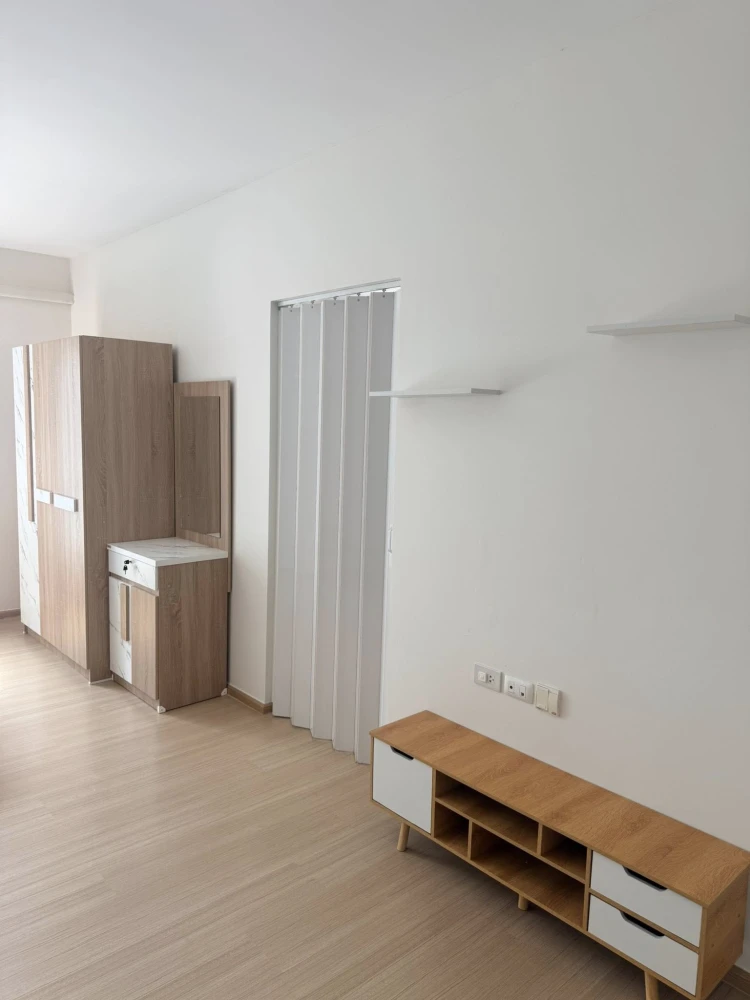 For sale or rent: UNIO Charan 3, corner unit with pool view, no obstructing buildings, affordable price. Book today! Don't miss out!
