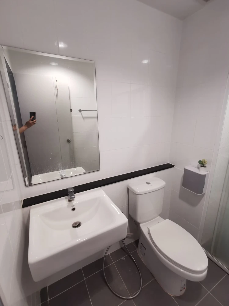 For sale or rent: Unio Sukhumvit 72, corner room, pool view, fully furnished, nice to live in, reserve now, urgent!