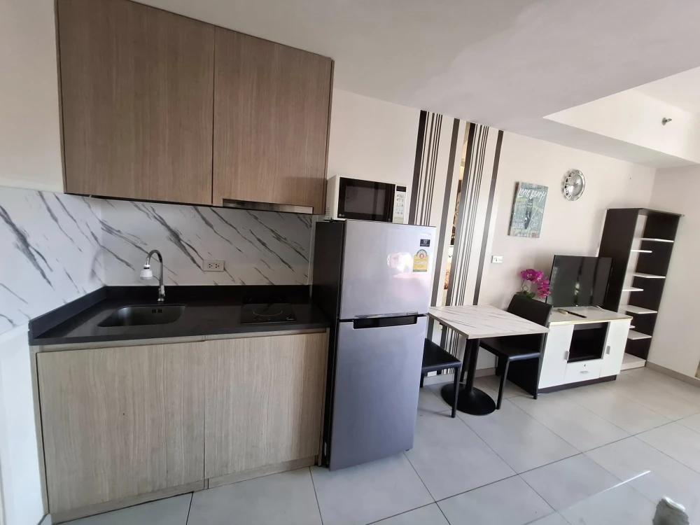 For sale, for rent Unixx South Pattaya, 10th floor, swimming pool view, fully furnished, first come first served.