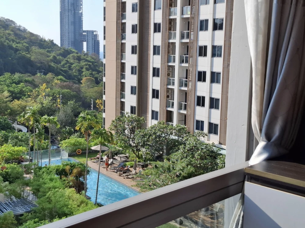 For sale, for rent Unixx South Pattaya, 10th floor, swimming pool view, fully furnished, first come first served.