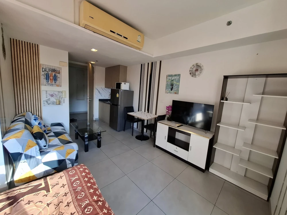 For sale, for rent Unixx South Pattaya, 10th floor, swimming pool view, fully furnished, first come first served.