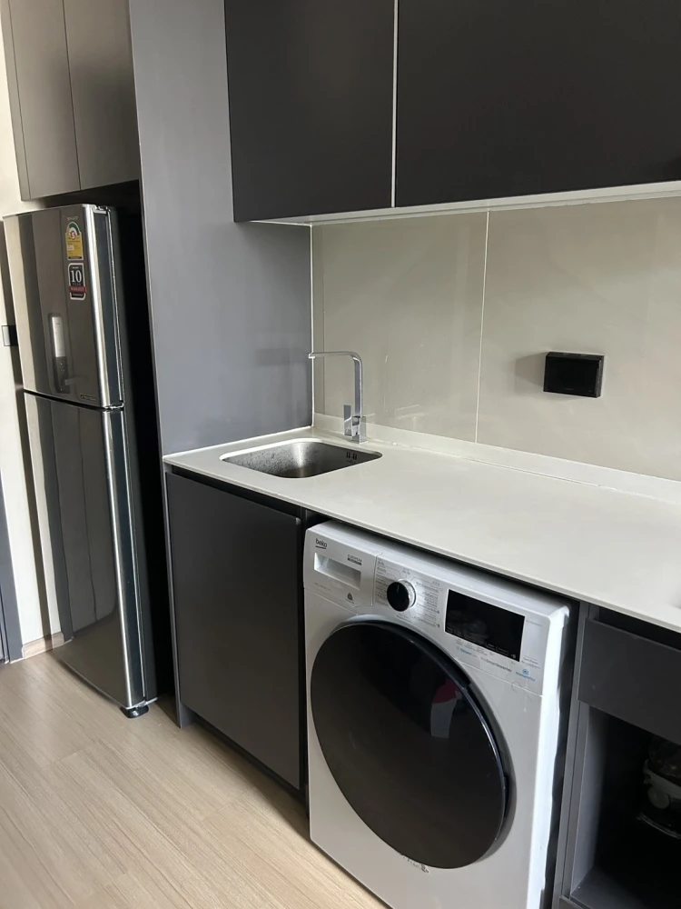 For sale or rent: VENIO Sukhumvit 10, 4th floor, corner unit, fully furnished, ready to move in. Book now, don't miss out!