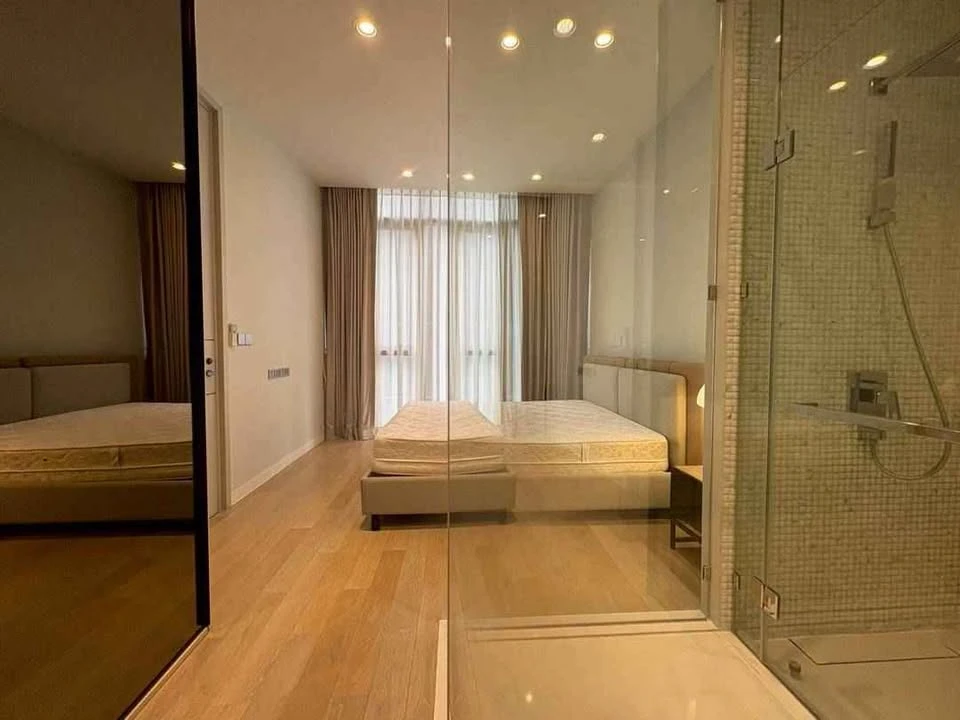 For sale or rent: Vittorio Sukhumvit 39. Private elevator access to the room. Stunning city view. Ready to move in.