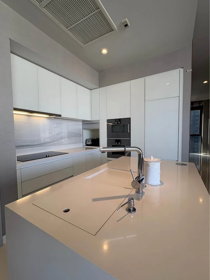 For sale or rent: Vittorio Sukhumvit 39, north-facing room, good location, lots of usable space, nicely decorated in a controlled tone. Reserve now!