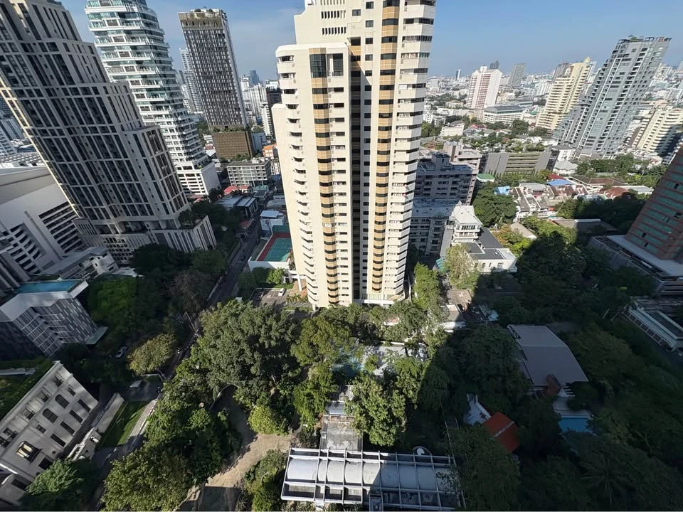 For sale or rent: Vittorio Sukhumvit 39, north-facing room, good location, lots of usable space, nicely decorated in a controlled tone. Reserve now!