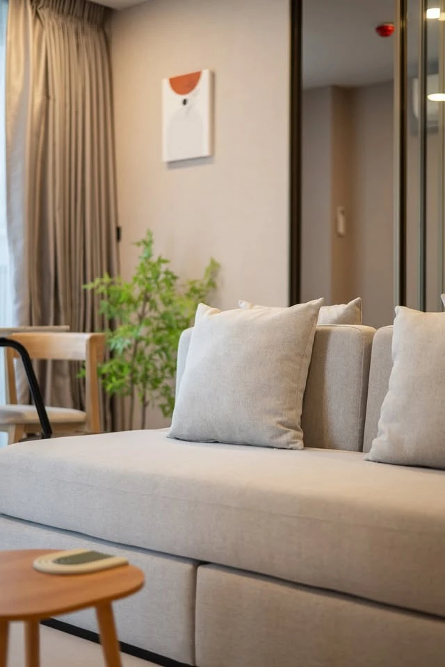 For sale, for rent, Walden Asoke, fully furnished condo, in the heart of Asoke-Phrom Phong, corner room, 4th floor, ready to move in.