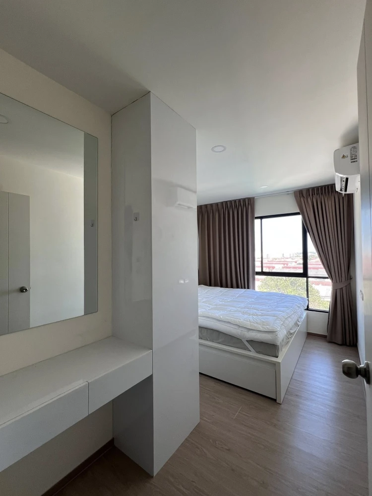 For sale or rent: Wela Ramkhamhaeng 186. 1 bedroom, 1 bathroom. Spacious living area, beautiful city views, bright and airy. Book now!