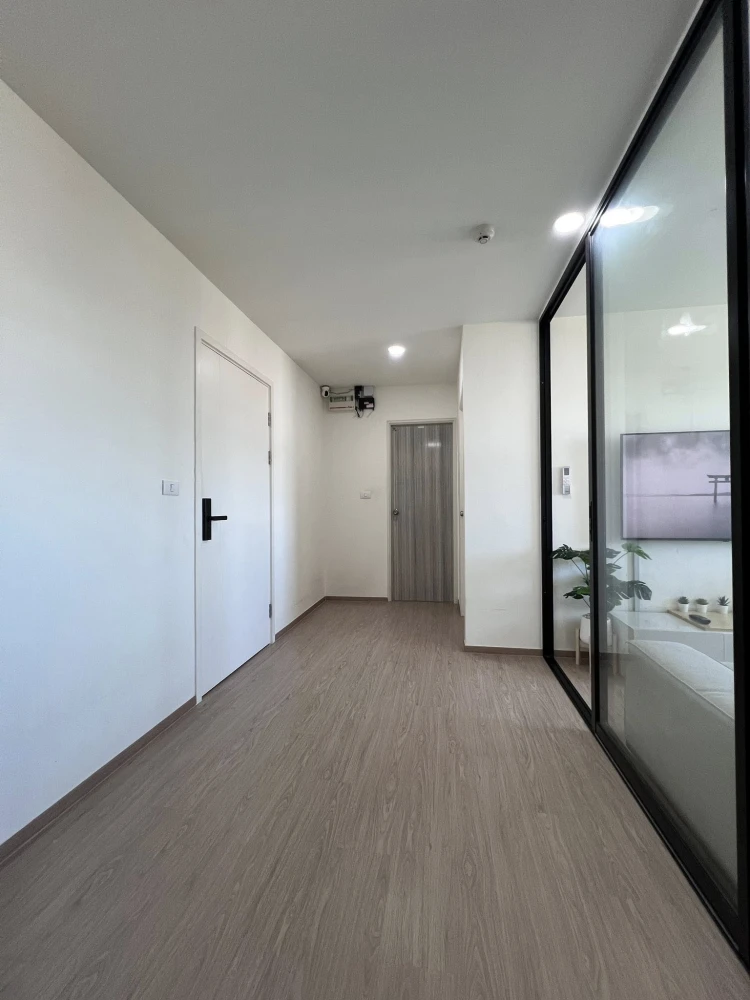 For sale or rent: Wela Ramkhamhaeng 186. 1 bedroom, 1 bathroom. Spacious living area, beautiful city views, bright and airy. Book now!