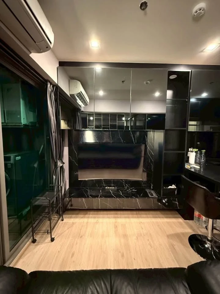 For sale, for rent Whizdom Station Ratchada–Thapra, a room decorated in a stunning tone, built-in marble-patterned furniture, don't miss it.
