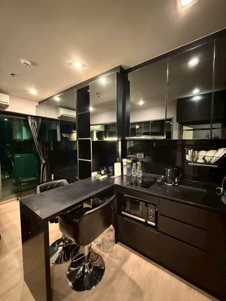 For sale, for rent Whizdom Station Ratchada–Thapra, a room decorated in a stunning tone, built-in marble-patterned furniture, don't miss it.