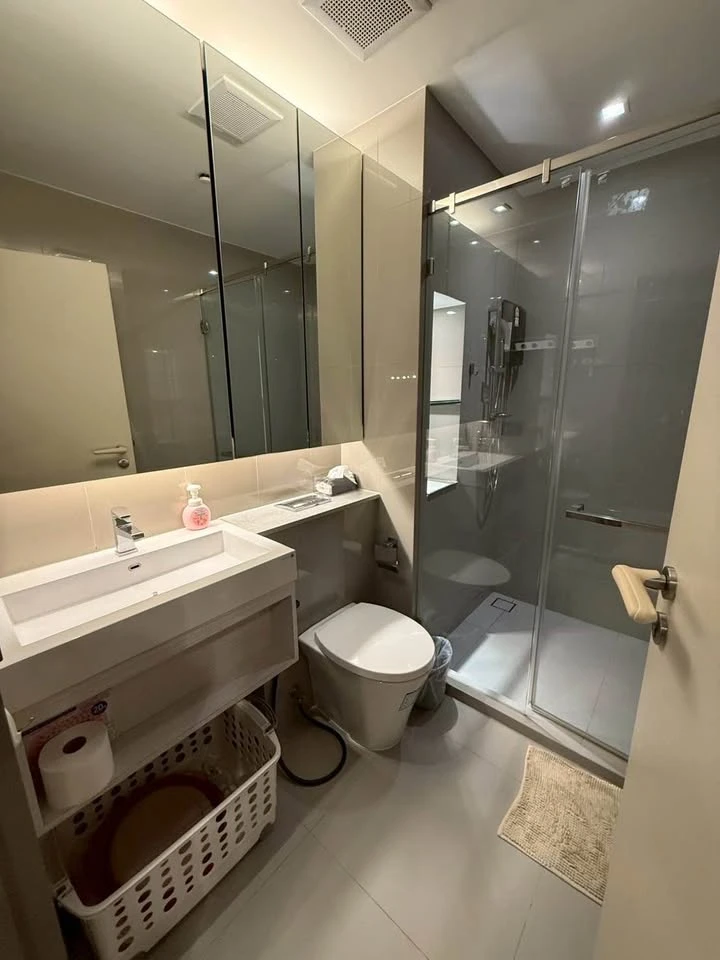 For sale, for rent Whizdom Station Ratchada–Thapra, a room decorated in a stunning tone, built-in marble-patterned furniture, don't miss it.