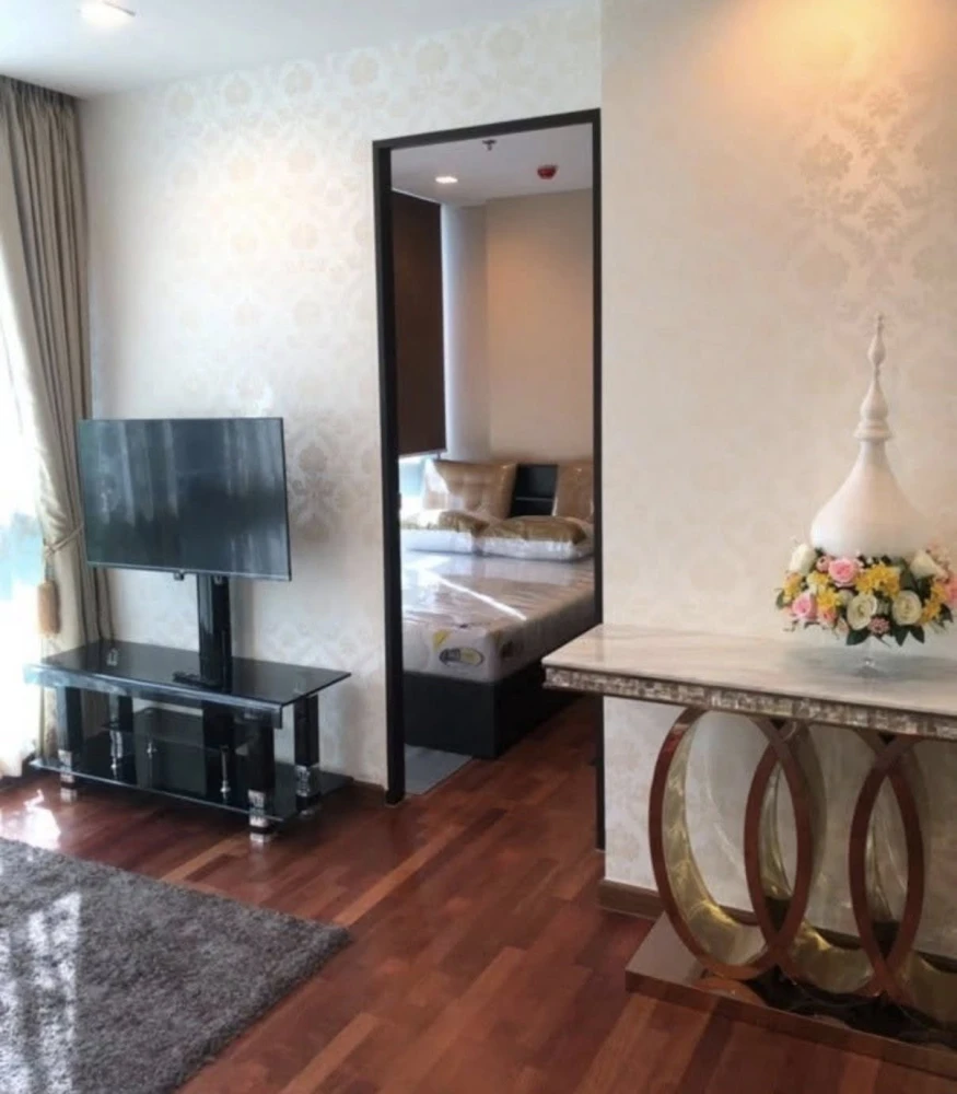 For sale or rent: Wish Signature Midtown Siam. Ready-to-move-in units with complete amenities. Book now! Don't delay!