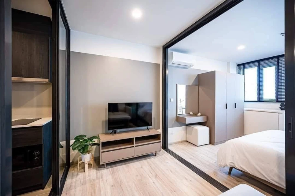 For sale or rent: XT Huaikhwang, 27th floor, fully furnished, ready to move in. Reserve now, don't delay.