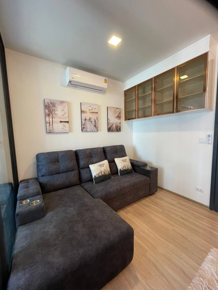 For sale or rent: XT Phayathai. Beautifully decorated with complete furniture. Premium floor with two gardens in front of the unit. Book now!