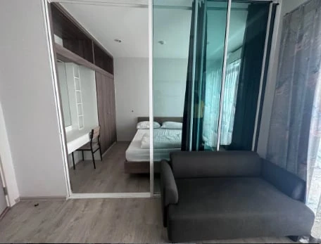 For sale or rent: Zelle Plus Talat Phlu Station, north-facing room, great location, fully furnished. Don't miss out on this great deal!