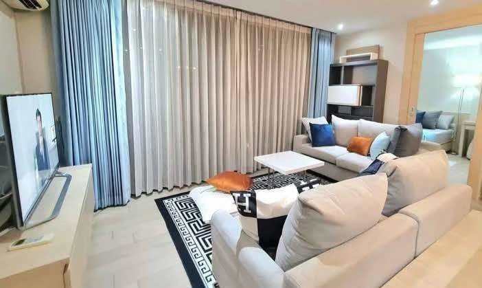 For sale, for rent, Class Condo Silom, corner room, beautifully decorated, pool view, garden in the project, don't just look, hurry up and book now!