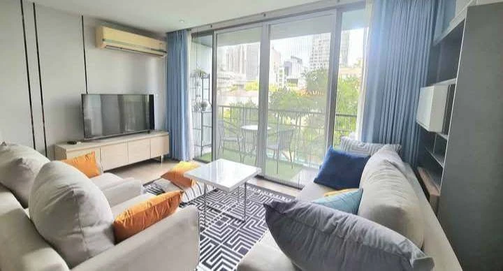 For sale, for rent, Class Condo Silom, corner room, beautifully decorated, pool view, garden in the project, don't just look, hurry up and book now!