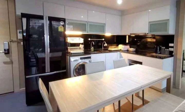 For sale, for rent, Class Condo Silom, corner room, beautifully decorated, pool view, garden in the project, don't just look, hurry up and book now!