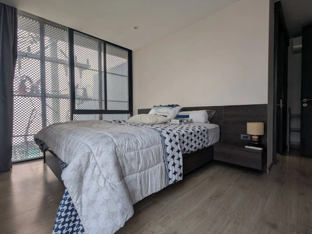 For sale, for rent!! Condo 168 Sukhumvit 36, 3rd floor, very spacious room, simply decorated but nice to live in, hurry up and book now!!