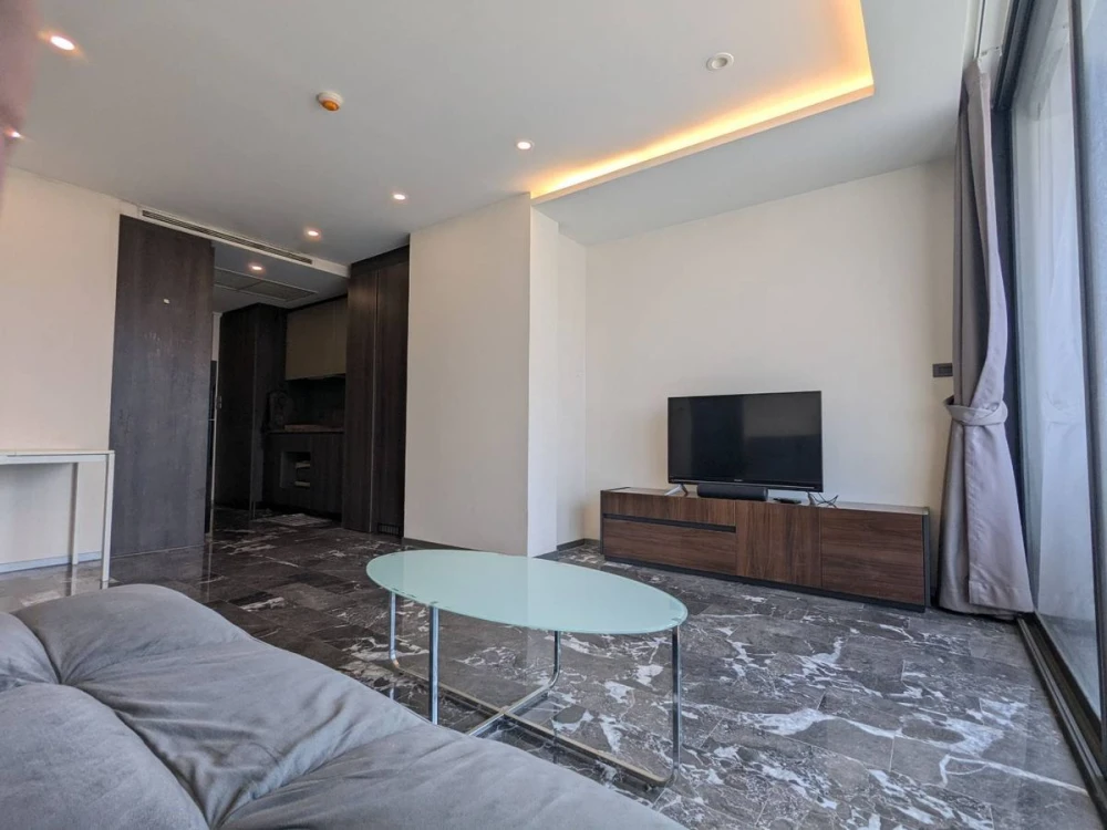 For sale, for rent!! Condo 168 Sukhumvit 36, 3rd floor, very spacious room, simply decorated but nice to live in, hurry up and book now!!