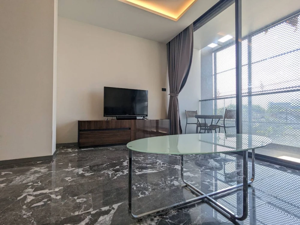 For sale, for rent!! Condo 168 Sukhumvit 36, 3rd floor, very spacious room, simply decorated but nice to live in, hurry up and book now!!