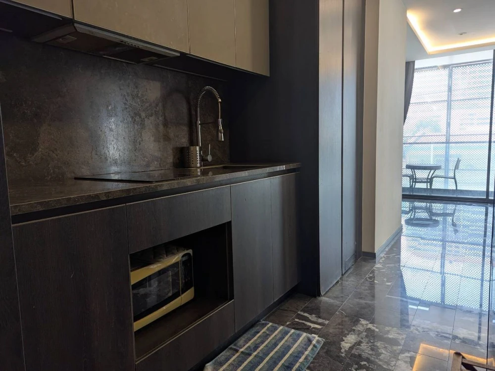 For sale, for rent!! Condo 168 Sukhumvit 36, 3rd floor, very spacious room, simply decorated but nice to live in, hurry up and book now!!