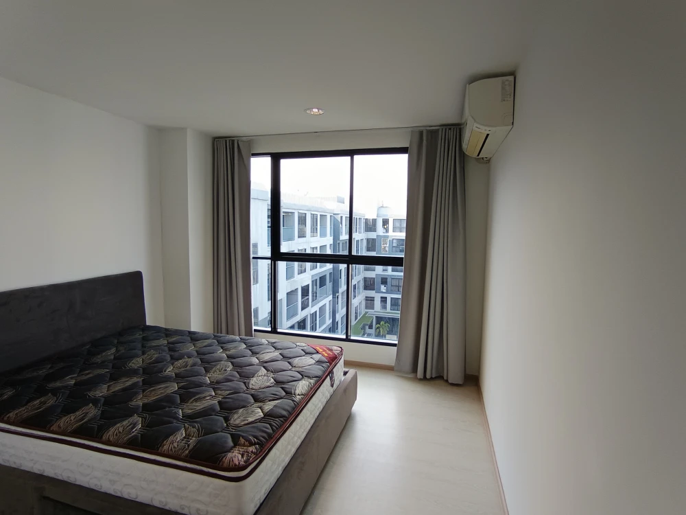 For sale, for rent, 2 bedroom, 2 bathroom condo at Rice Rama 9 with a very chill pool view. Hurry and book now, don't miss out.