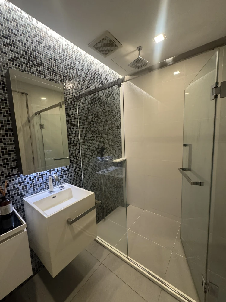 For sale, for rent!! Condo 333 Riverside, 21st floor, Building B, beautiful room, just bring one bag and move in!!