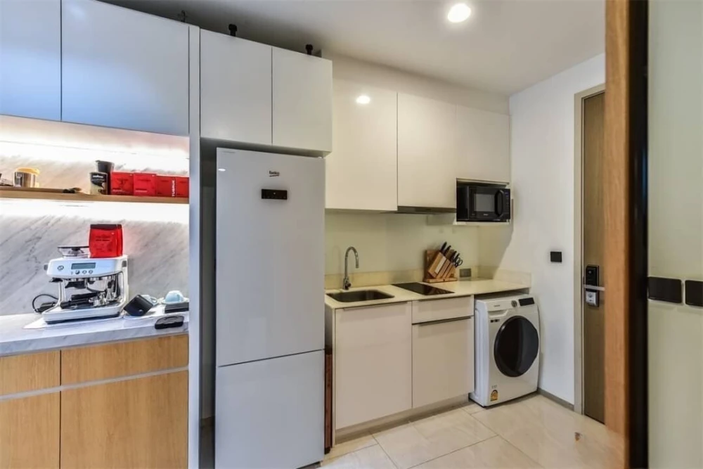 Condo for sale or rent: Ashton Silom. Fully furnished room with built-in furniture and appliances. 22nd floor, Pullman view. Reserve now!