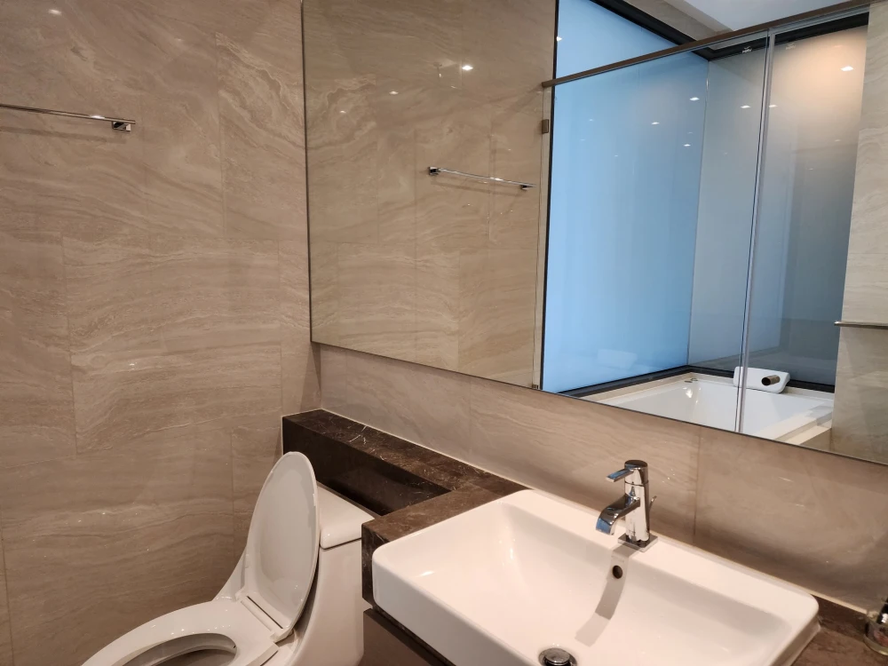Condo for sale or rent: Ashton Silom. Fully furnished room with built-in furniture and appliances. 22nd floor, Pullman view. Reserve now!