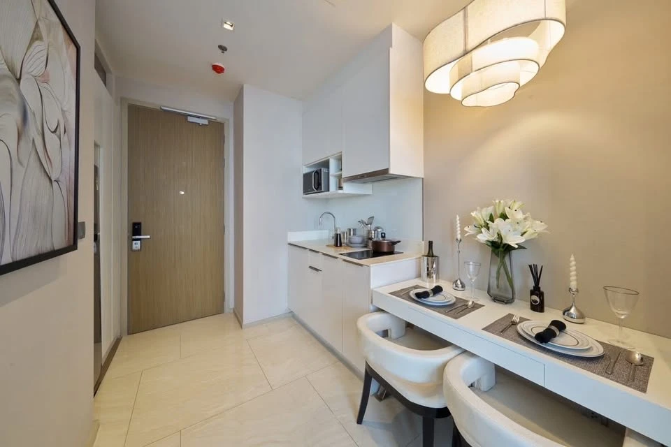 Condo for sale rent: Ashton Silom, beautifully decorated room, pleasant tone, comfortable to the eyes, affordable price, book now.