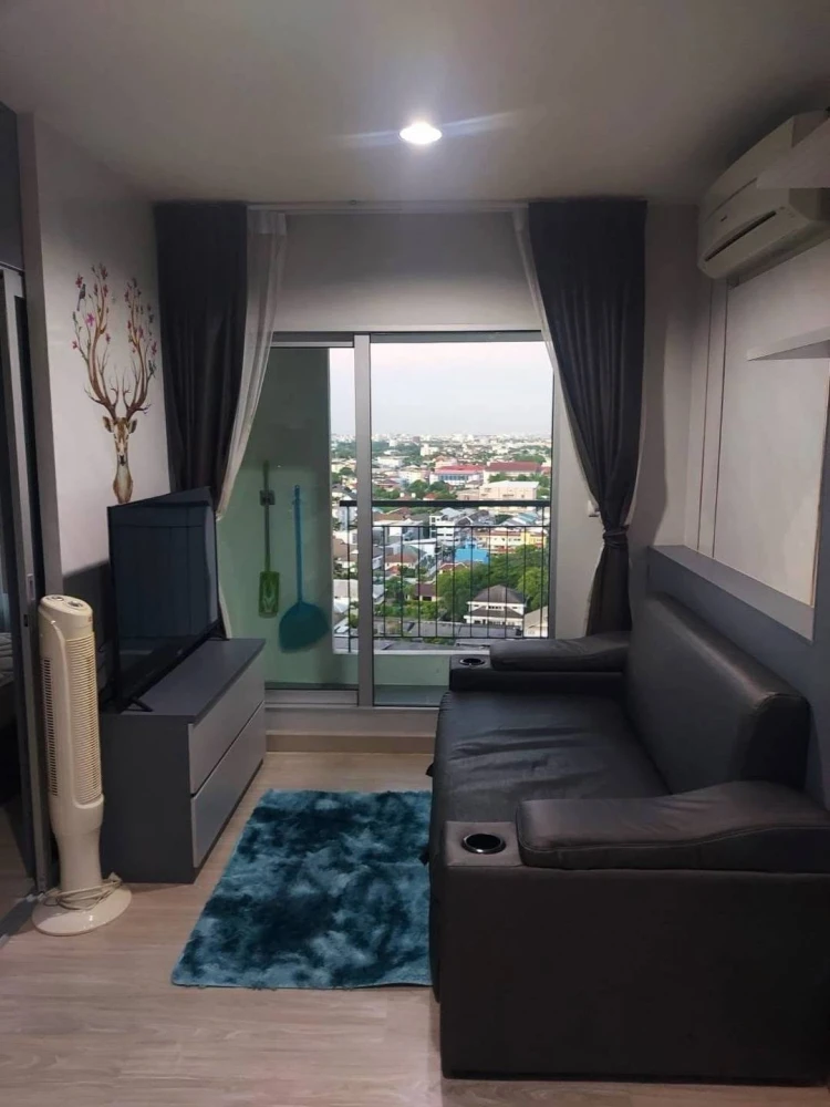 Urgent sale or rent, Aspire Ngamwongwan condo, ready to move in decoration room Built-in is heavy. You can carry your bag and move in.
