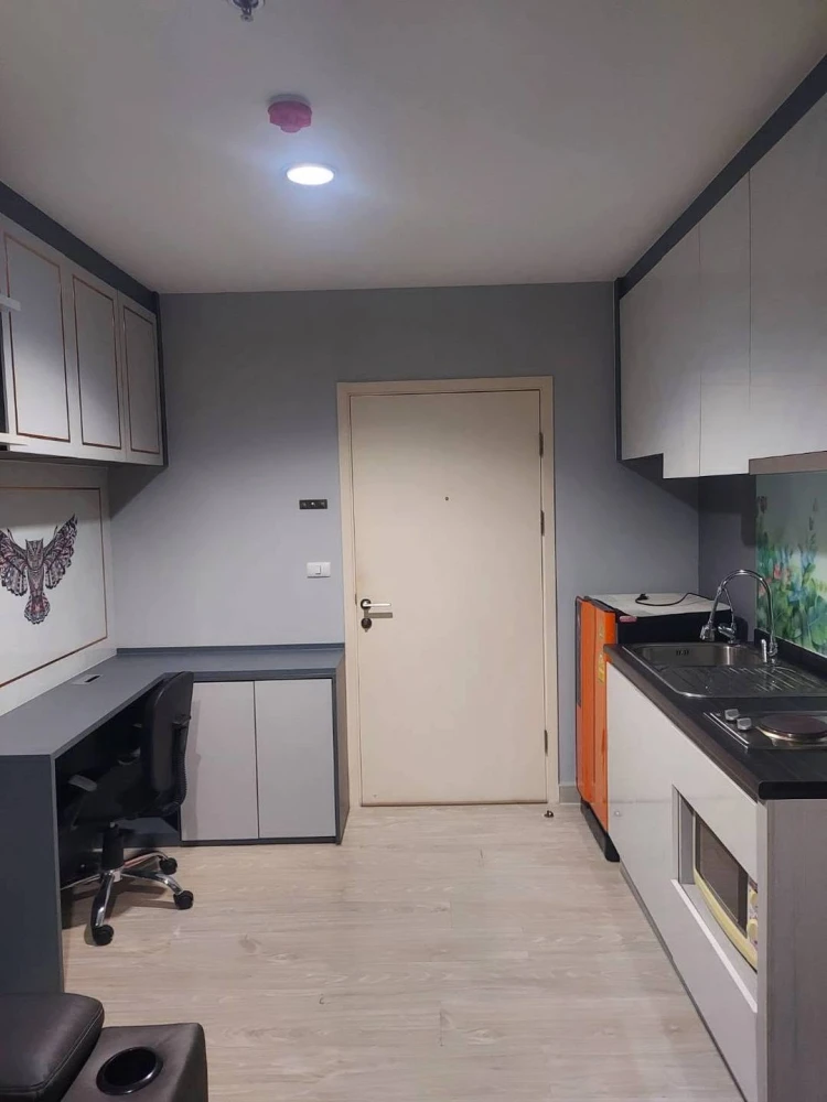 Urgent sale or rent, Aspire Ngamwongwan condo, ready to move in decoration room Built-in is heavy. You can carry your bag and move in.