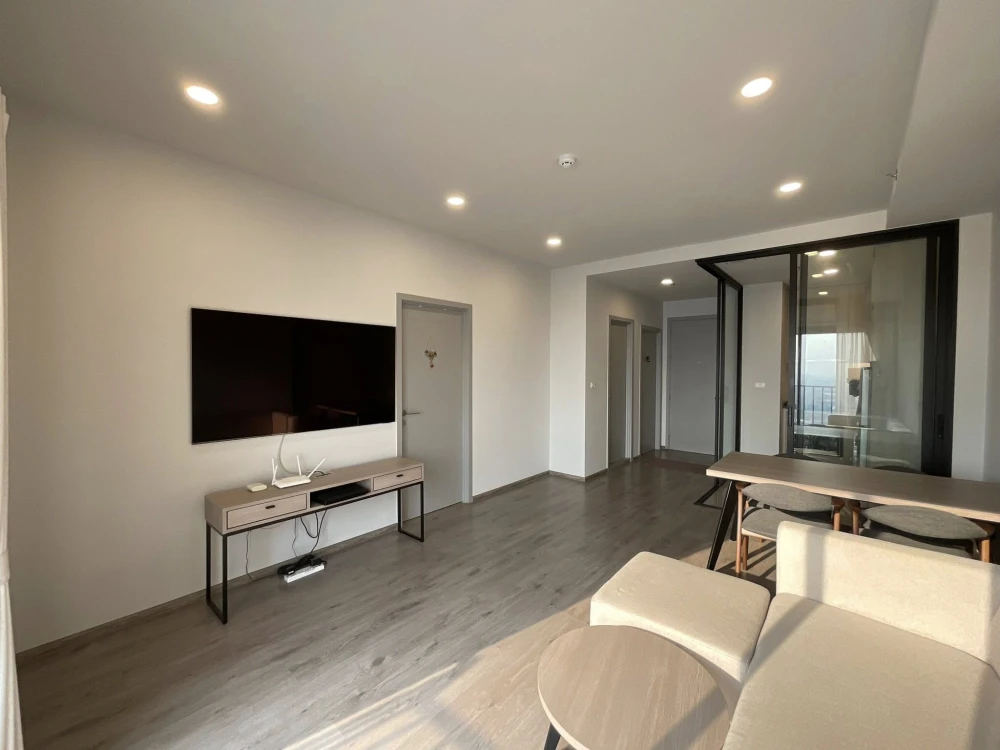 For sale, for rent, Chapter One Flow Bangpo condo, ready to move in, lots of usable space, great price, reserve now!