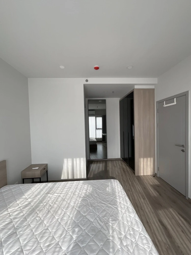 For sale, for rent, Chapter One Flow Bangpo condo, ready to move in, lots of usable space, great price, reserve now!