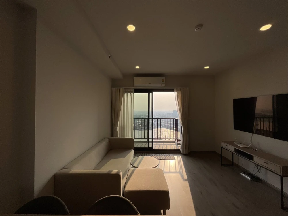 For sale, for rent, Chapter One Flow Bangpo condo, ready to move in, lots of usable space, great price, reserve now!