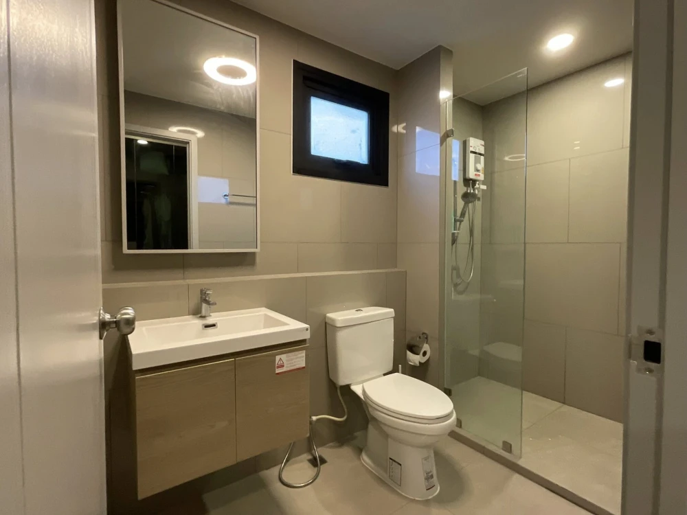 For sale, for rent, Chapter One Flow Bangpo condo, ready to move in, lots of usable space, great price, reserve now!