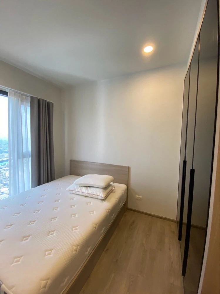 For sale, for rent, Chapter One Flow Bangpo condo, ready to move in, lots of usable space, great price, reserve now!