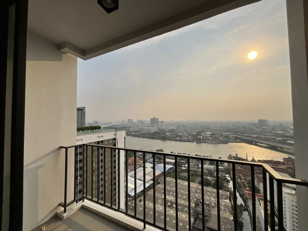For sale, for rent, Chapter One Flow Bangpo condo, ready to move in, lots of usable space, great price, reserve now!