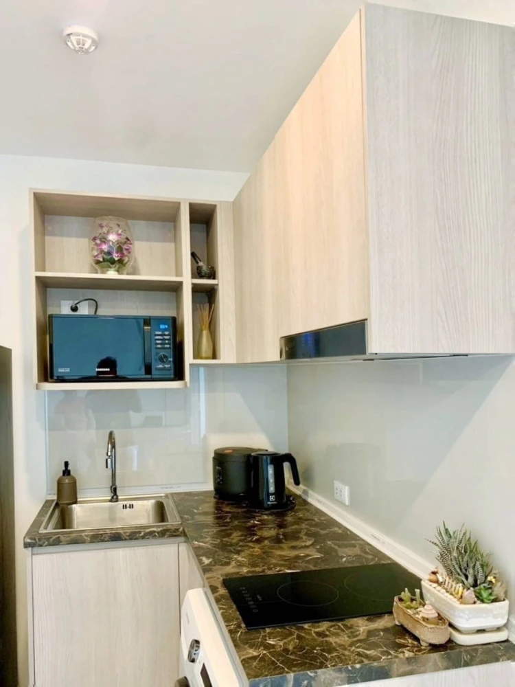 For sale, for rent, Elio Sathorn Wutthakat condo, spacious room, comes with usable space, hurry and reserve now!