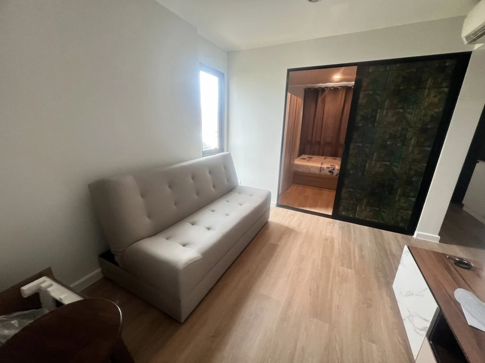 For sale or rent: Hi Sutthisan condo, corner unit, private, fully furnished with appliances. Book now!