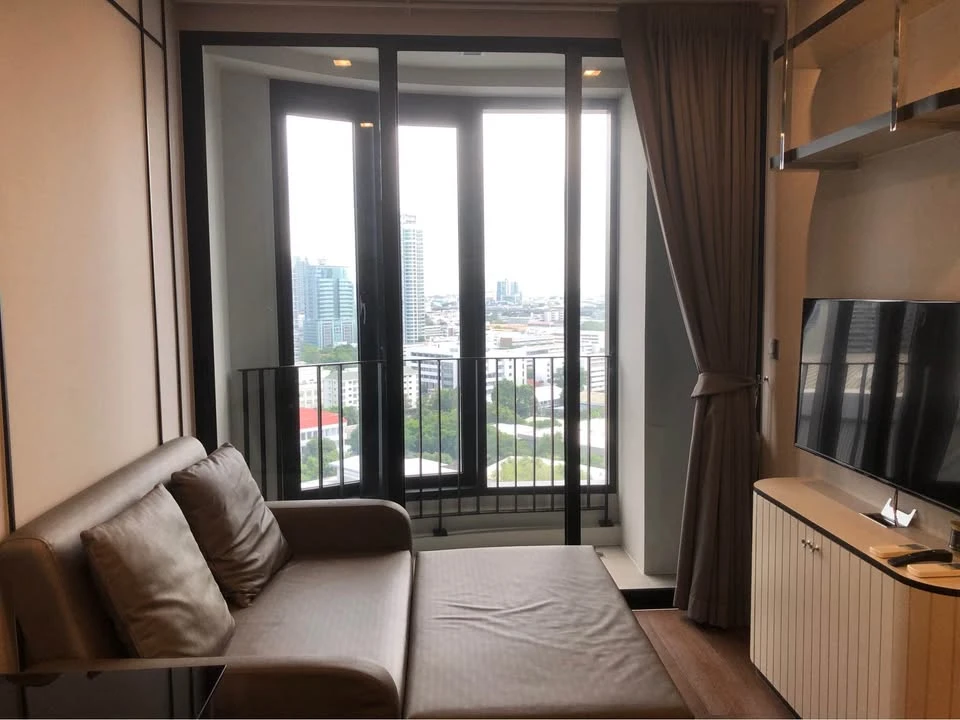 For sale or rent: Ideo Q Victory condo, ready to move in, 19th floor with high floor view, fully furnished. Book now!