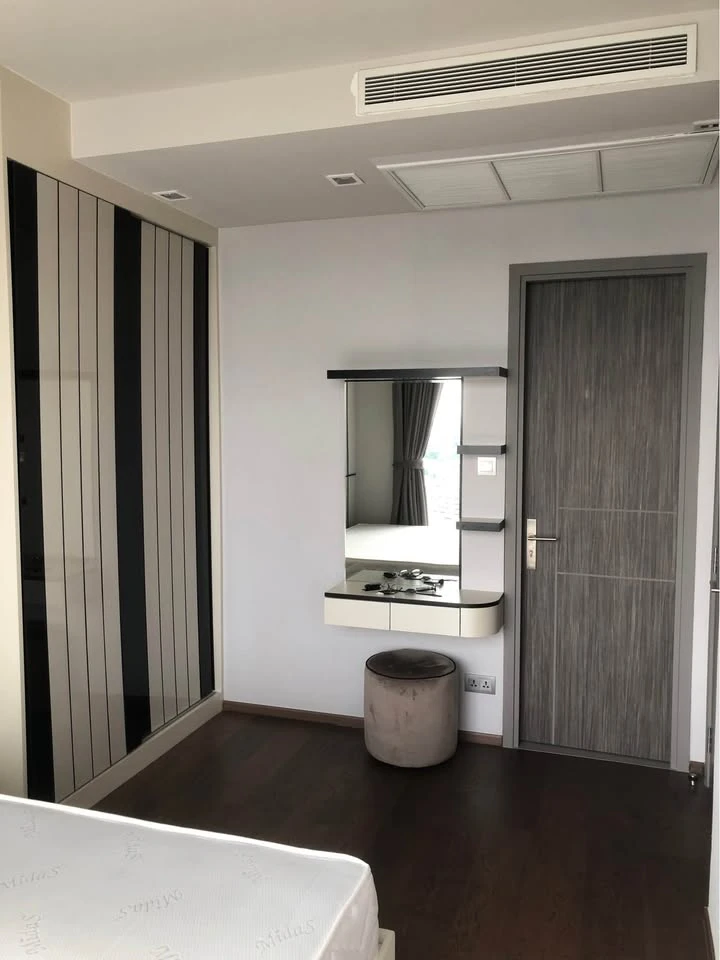 For sale or rent: Ideo Q Victory condo, ready to move in, 19th floor with high floor view, fully furnished. Book now!
