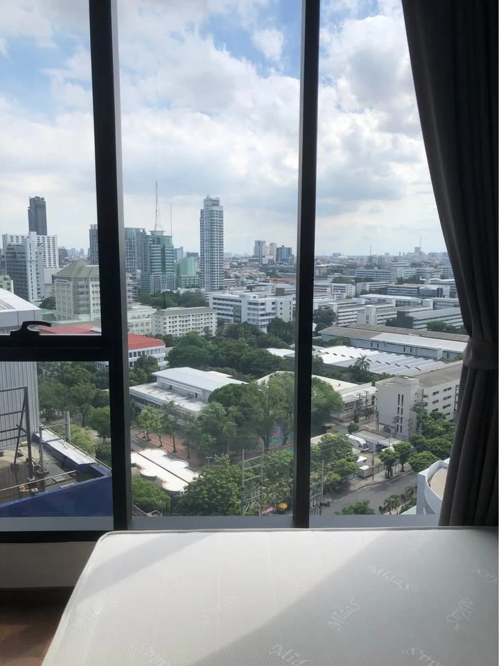 For sale or rent: Ideo Q Victory condo, ready to move in, 19th floor with high floor view, fully furnished. Book now!