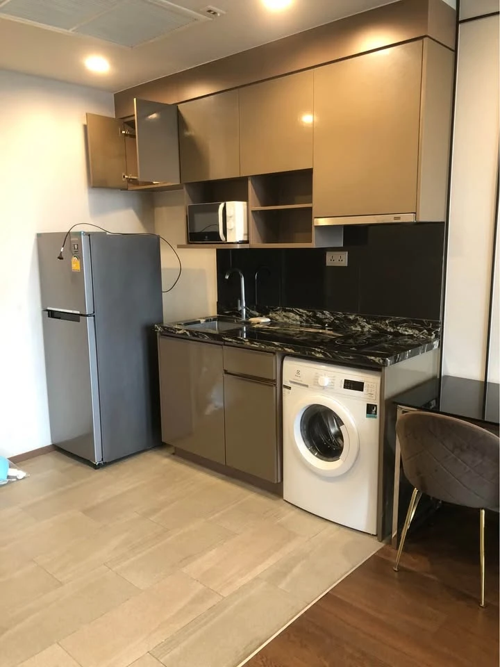 For sale or rent: Ideo Q Victory condo, ready to move in, 19th floor with high floor view, fully furnished. Book now!
