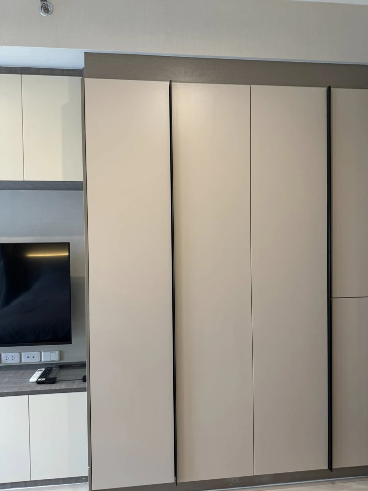 Condo for sale or rent: IDEO Rama 9-Asok. A nice room, just the right size, with built-in furniture in soothing tones. Great price. Reserve now!