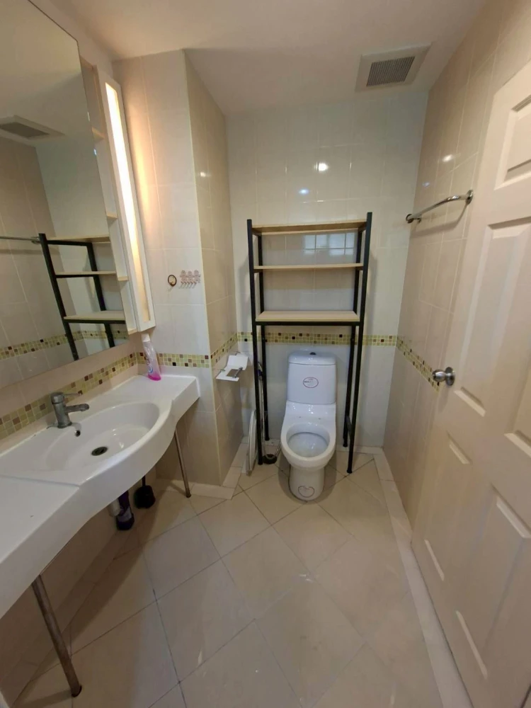 Condo for sale or rent: Life @ BTS Tha Phra. Ready to move in. Plenty of usable space. Reserve today. Don't miss out!