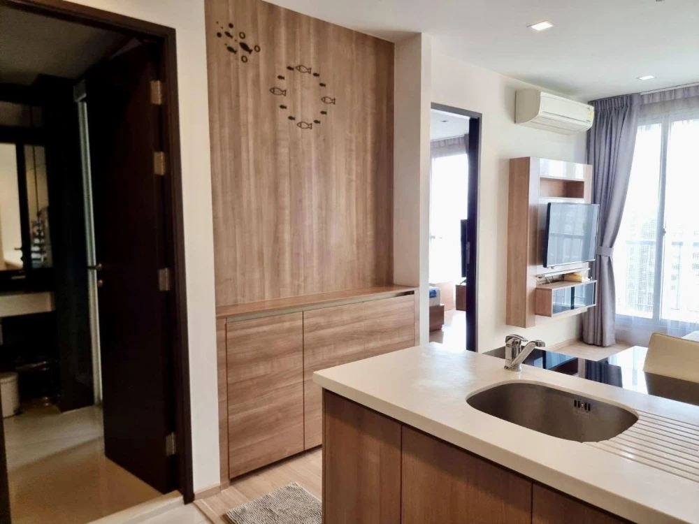 For sale, for rent, Rhythm Sathorn condo, ready to move in, complete facilities, hurry up and reserve, don't miss out.