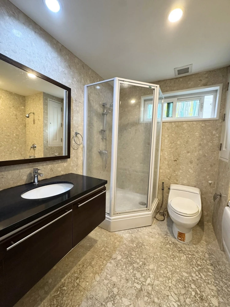 For sale or rent: Wattana Suite Condo. Spacious rooms with ample living space and complete amenities. Book now!